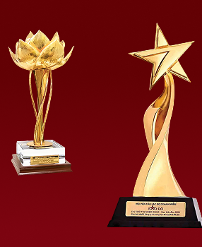 Kỷ niệm chương mạ vàng cao cấp